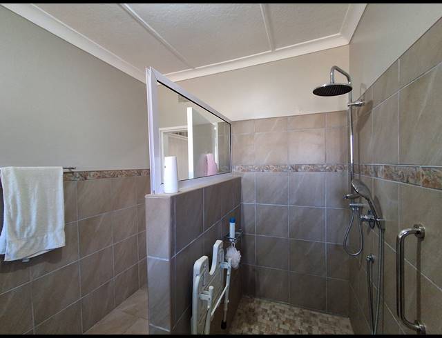 3 BEDROOM FREESTANDING FOR SALE IN STILFONTEIN EXT 4